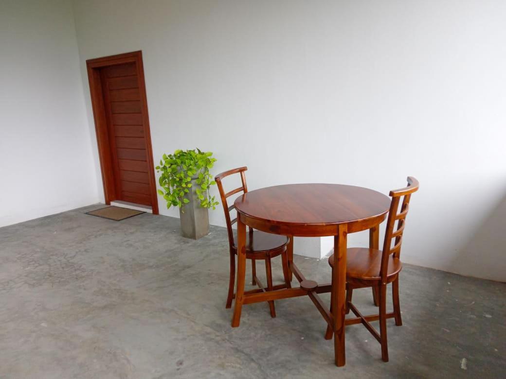 Meridian Holiday Resort Ratnapura Exterior foto
